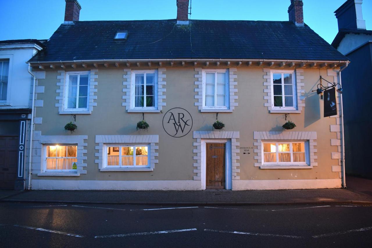 Alfred Russel Wallace Restaurant With Rooms Usk Exterior foto